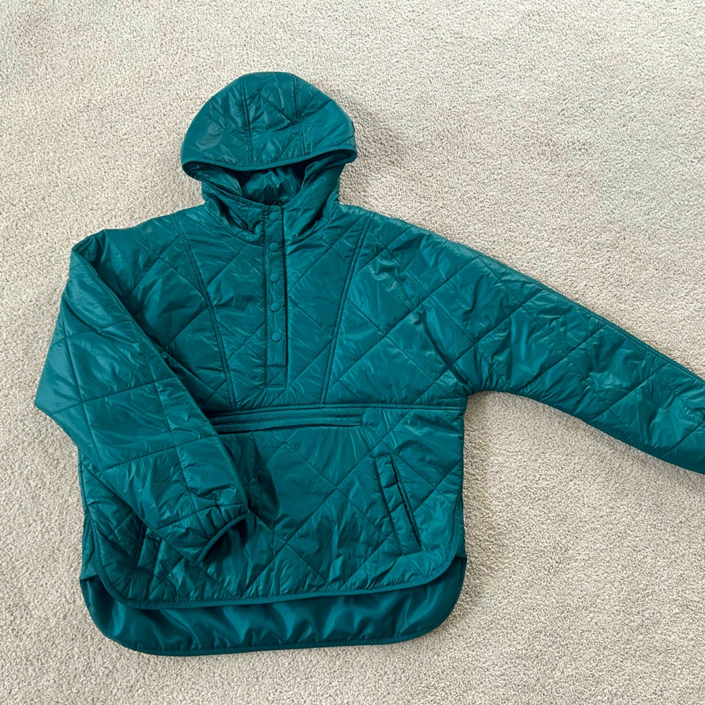 women’s small American Eagle popover puffer jacket
